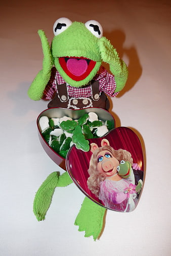 Kermit the Frog Plush with Miss Piggy Heart Candy Tin