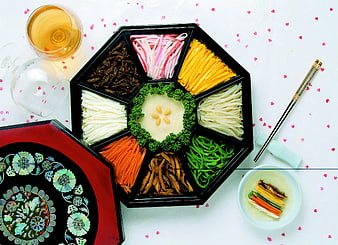 Traditional Korean Songpyeon Tteok with Eight Side Dishes