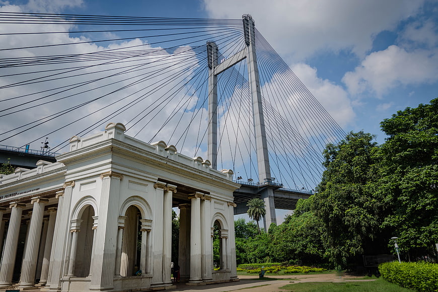 Rajabai Clock Tower and Bandra-Worli Sea Link in Mumbai