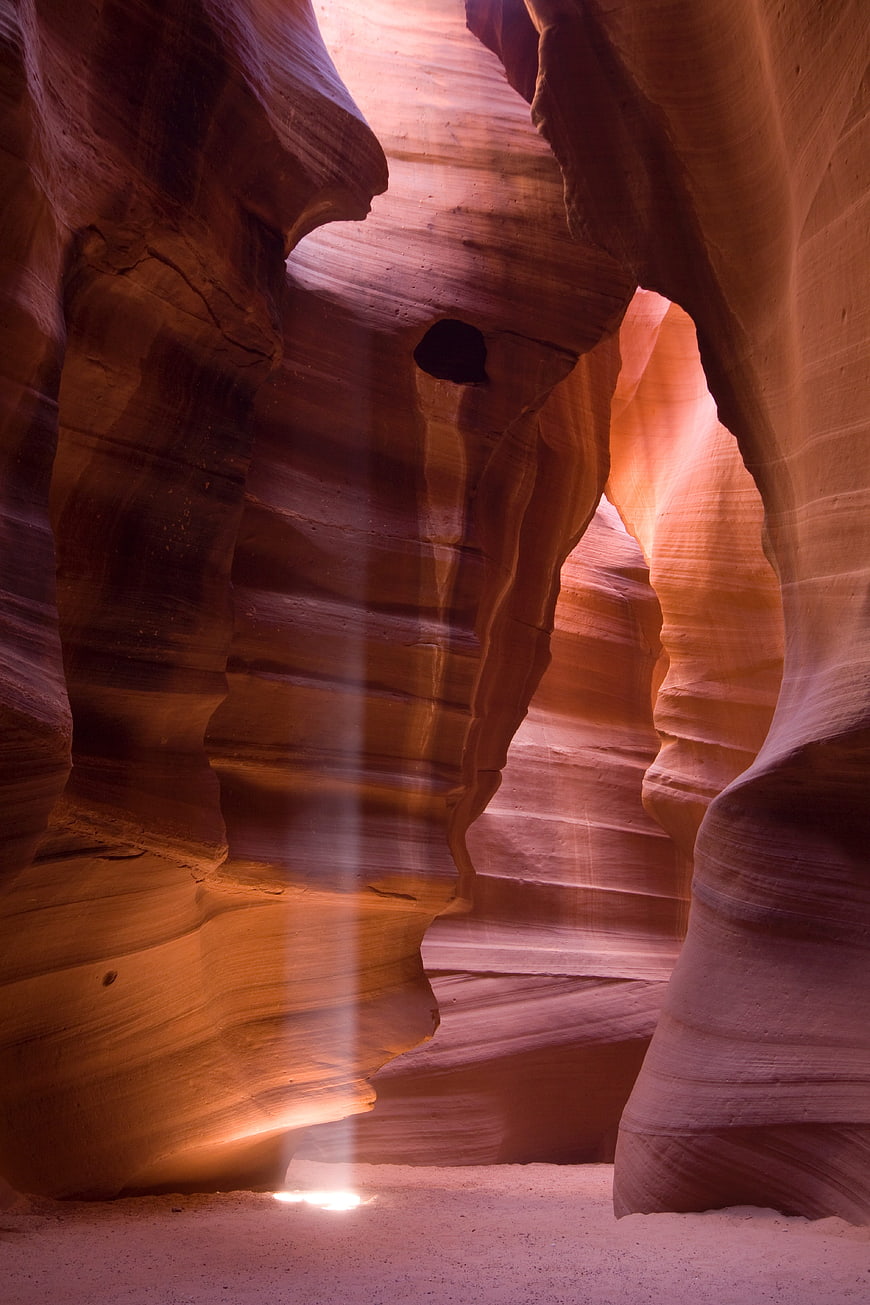Antelope Canyon Slot Canyon With Dramatic Light Beam