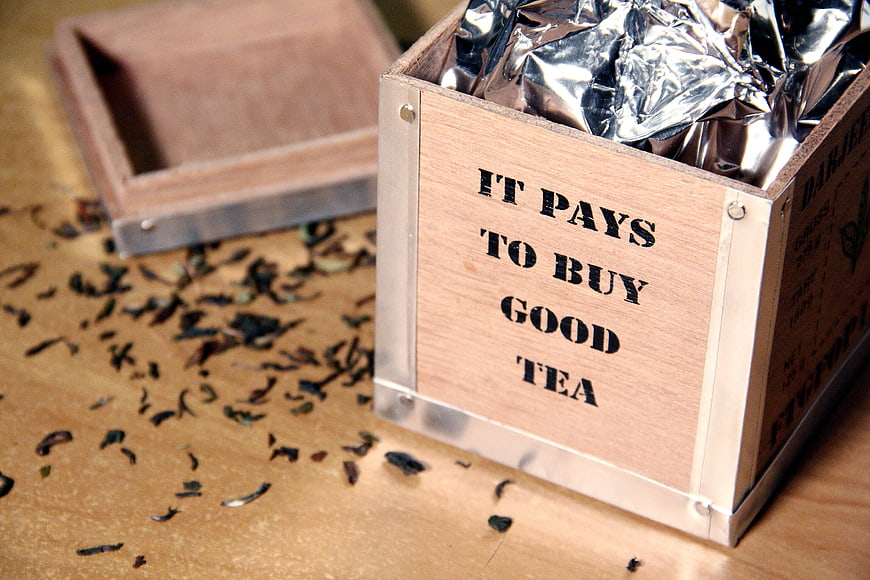 Wooden Tea Crate with Loose Leaf Tea and Quote