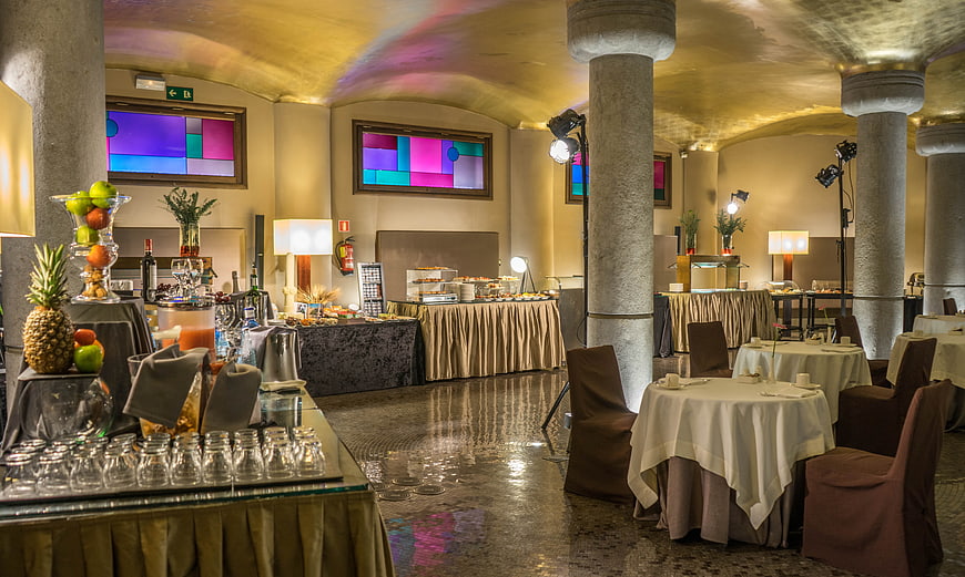 Luxury Hotel Banquet Hall With Buffet And Seating