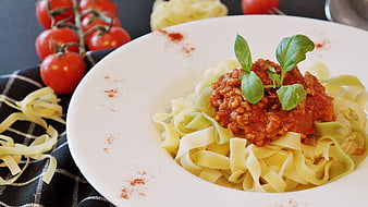 Pasta Bolognese with Fresh Basil and Tomatoes