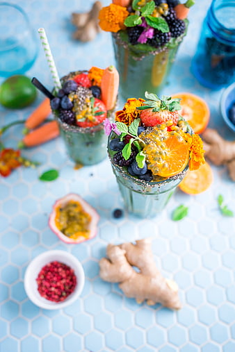Healthy Green Smoothie Bowl with Berries and Ginger