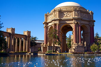 Palace of Fine Arts in San Francisco with pond and seagulls