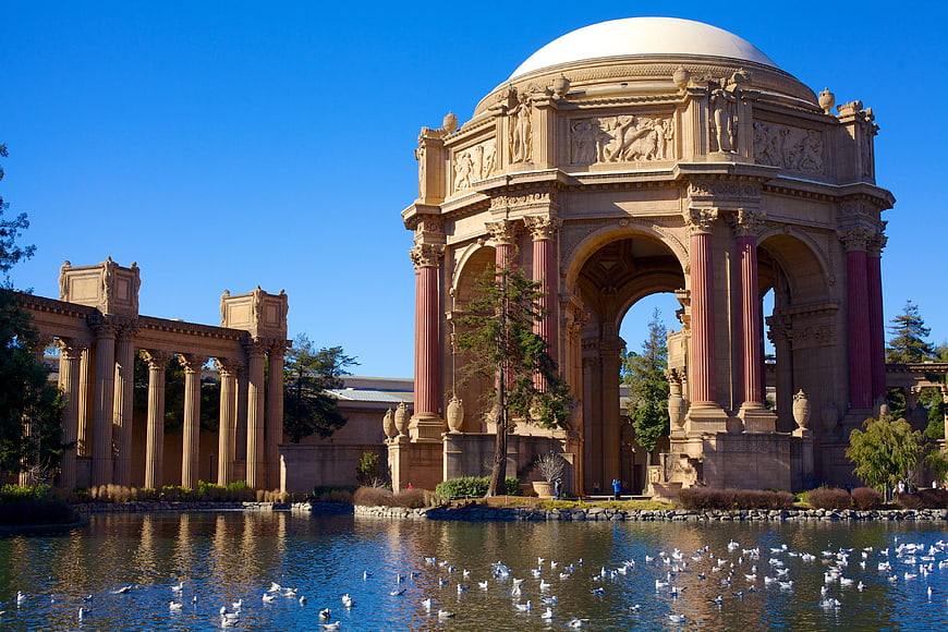 Palace of Fine Arts in San Francisco with pond and seagulls