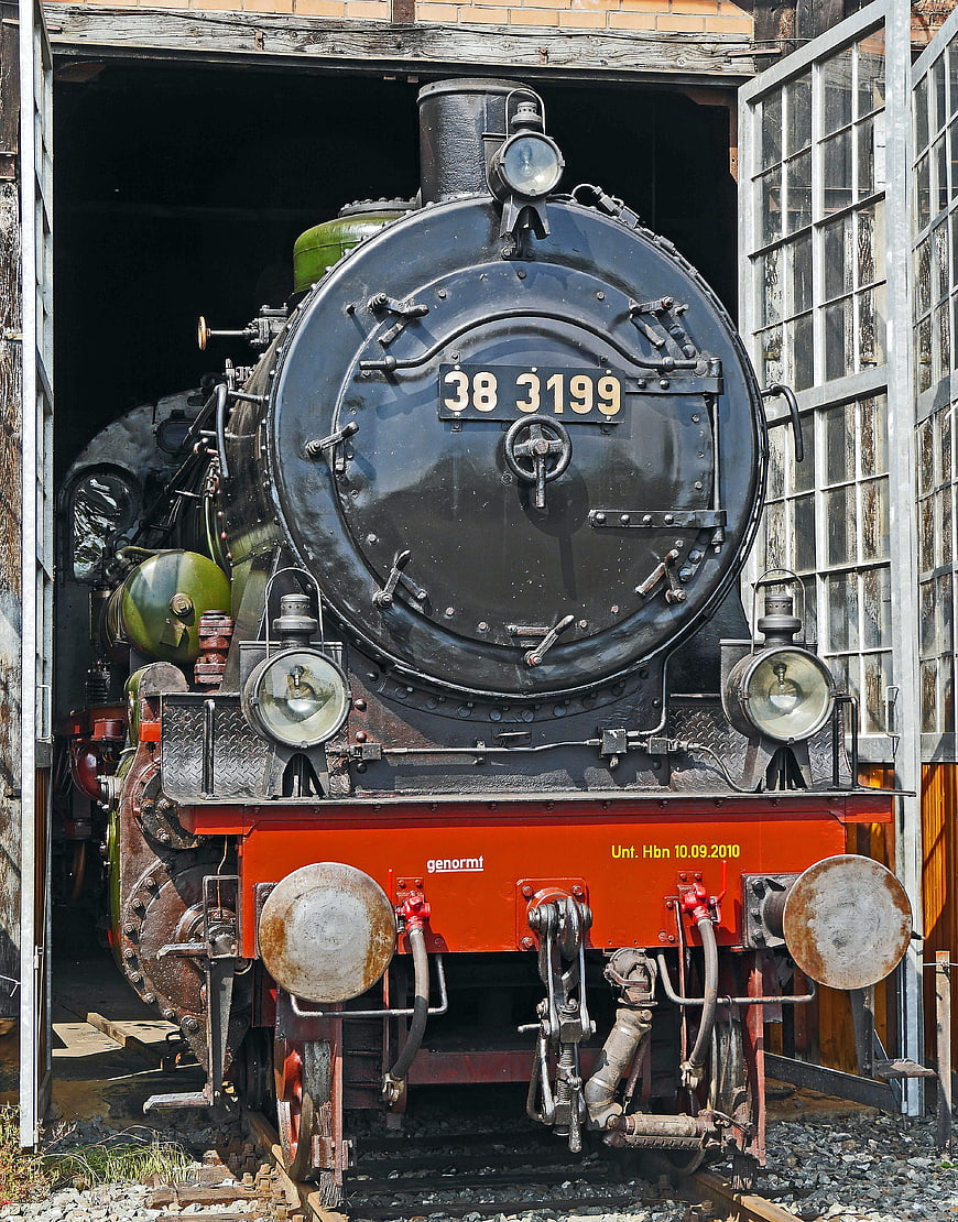 Vintage Steam Locomotive 38 3199 in Railway Shed