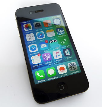 Black iPhone 4s with Portuguese iOS Interface on White Background