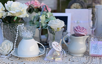 Elegant Vintage Wedding Table Setting With White And Pink Roses