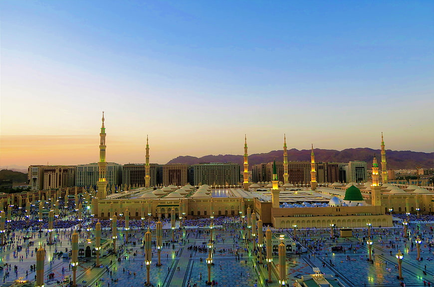 Masjid al-Nabawi in Medina at Dusk with Minarets and Prayer Courtyard