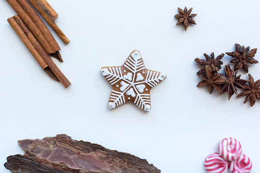 Christmas gingerbread star with cinnamon and peppermint