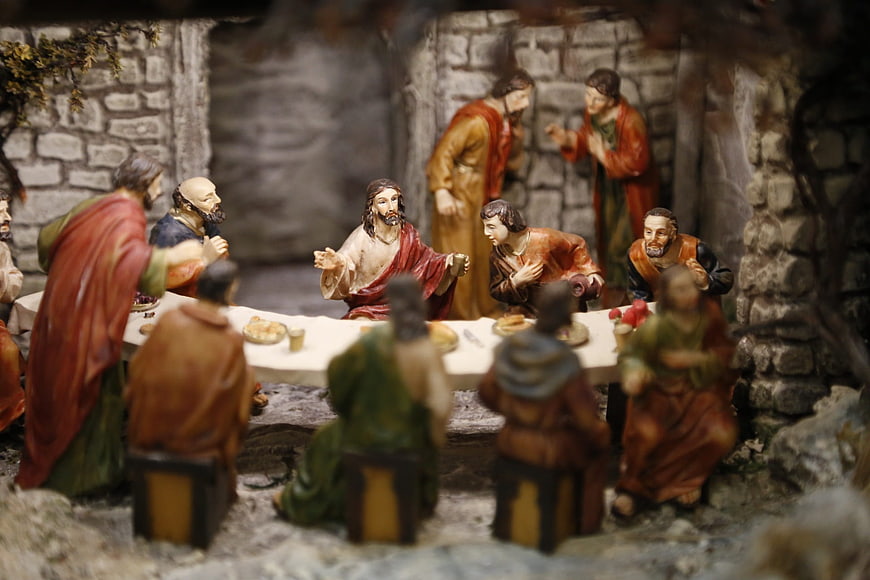 Last Supper Religious Figurine Scene With Jesus And Apostles