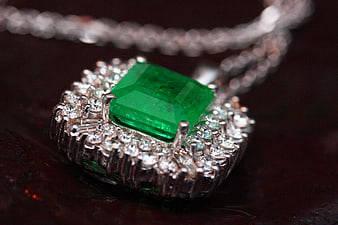 Emerald and Diamond Necklace Pendant Close-Up