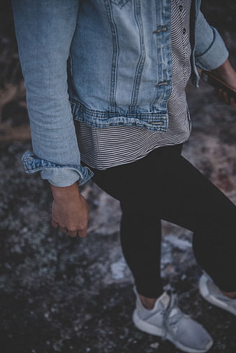 Casual Street Style Denim Jacket and Sneakers