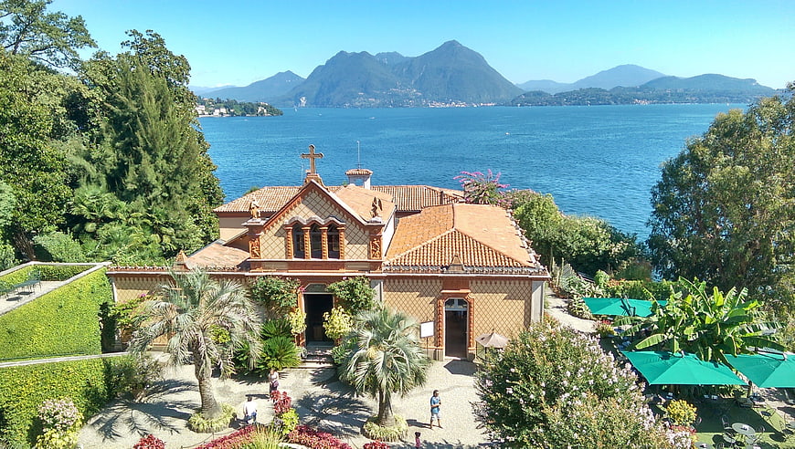 Villa del Balbianello on Lake Como with mountains