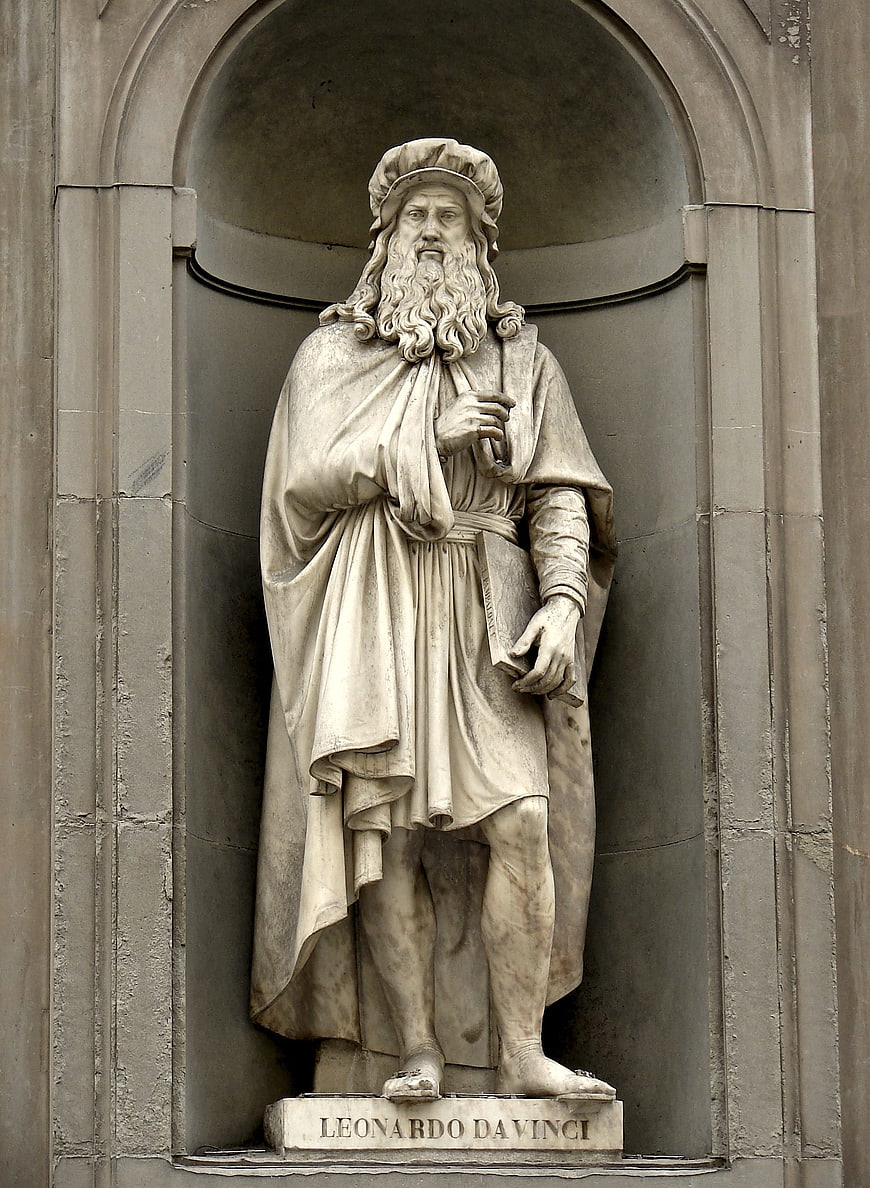 Leonardo da Vinci statue in Florence architectural niche