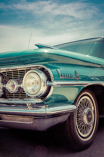 Close-up of Vintage Teal Lincoln Car Front Detail