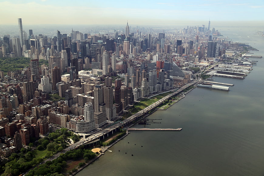Aerial view of Manhattan skyline and Hudson River