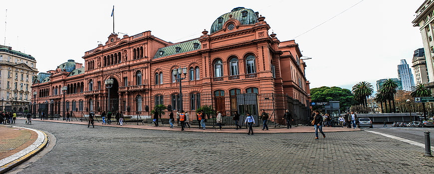 Wide angle view of the Pink House in Buenos Aires