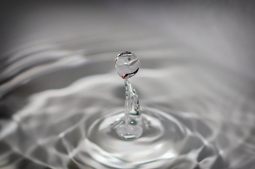 High-speed macro photography of a water droplet splash