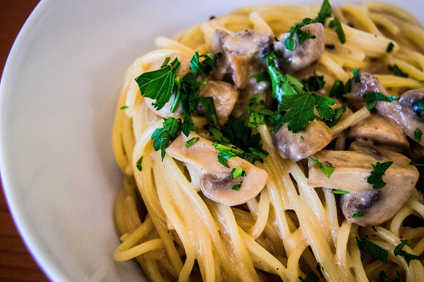 Creamy Mushroom Spaghetti with Fresh Parsley Garnish