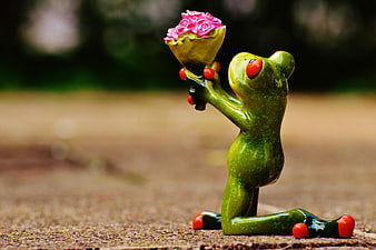 Cute Green Frog Figurine Kneeling with Pink Roses