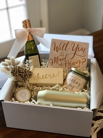 Maid of Honor Gift Box with Prosecco and Wedding Accessories
