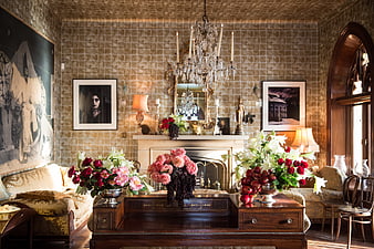 Luxurious vintage living room with antique furniture and flowers