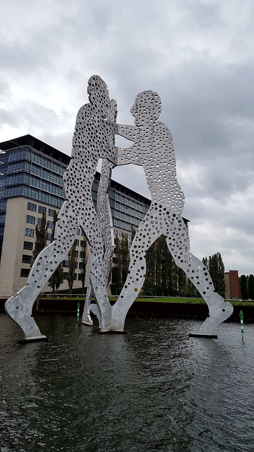 Molecule Man Sculpture in Berlin Spree River