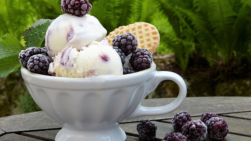 Frozen Blackberry Ice Cream Sundae in White Cup