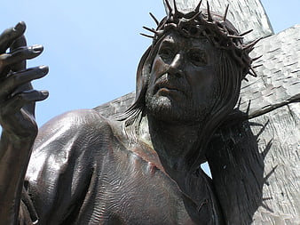 Bronze Statue of Jesus Christ with Crown of Thorns