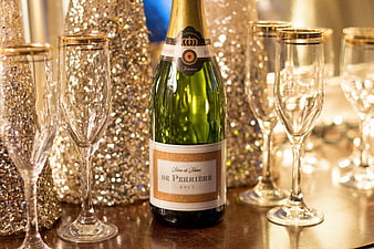 De Perriere Champagne Bottle with Gold-Rimmed Glasses and Glitter Decor