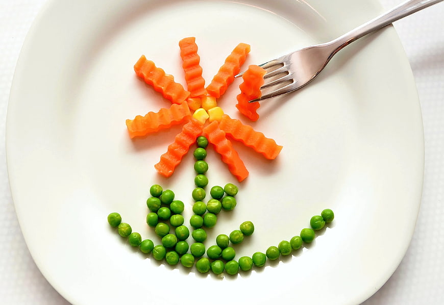 Creative Palm Tree Vegetable Art on White Plate