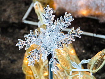 Crystal Snowflake Christmas Light Decoration Close-Up