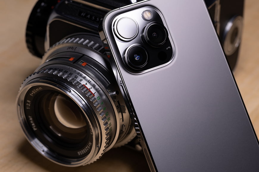 Modern Smartphone Camera vs Vintage Hasselblad Lens Close-Up