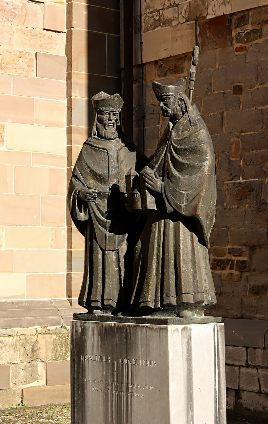 Bronze Statue of Monulphus and Gondulphus in Maastricht