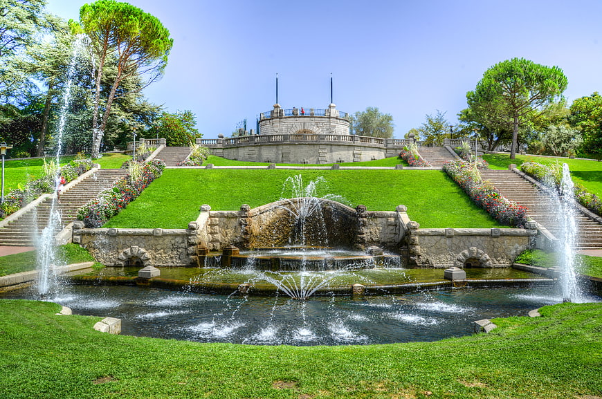 Symmetrical fountains and green lawns in Parc Jouvet, Valence