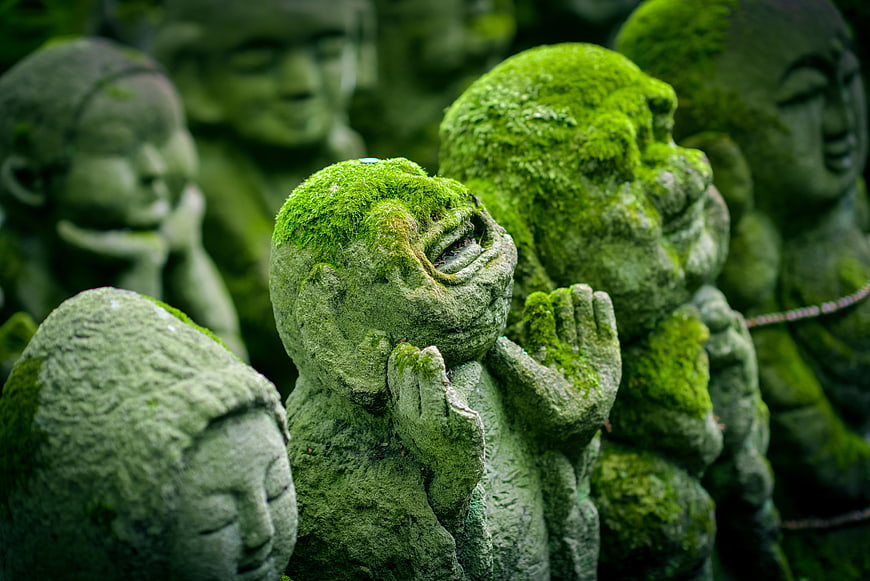 Moss-covered Jizo statues at Otagi Nenbutsu-ji temple in Kyoto