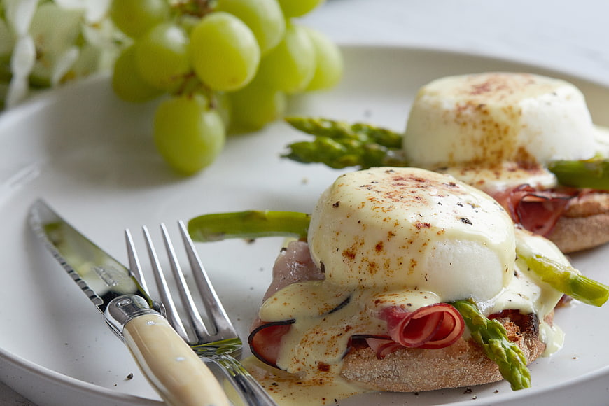 Gourmet Eggs Benedict with Asparagus and Grapes