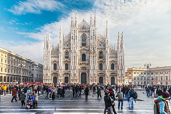 Milan Cathedral Duomo di Milano with crowd in Piazza del Duomo