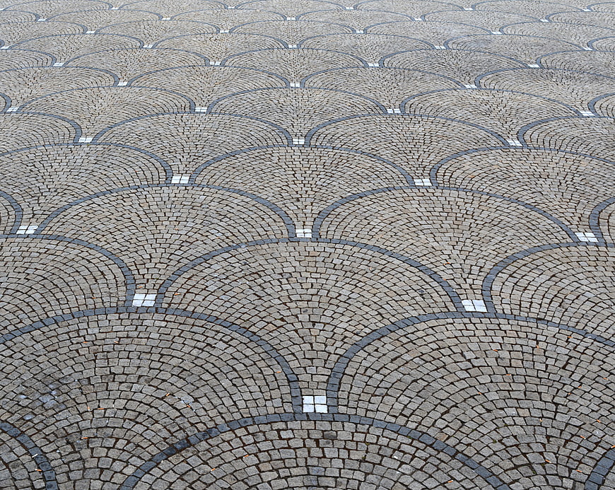 Decorative Cobblestone Pavement Pattern with Scalloped Design