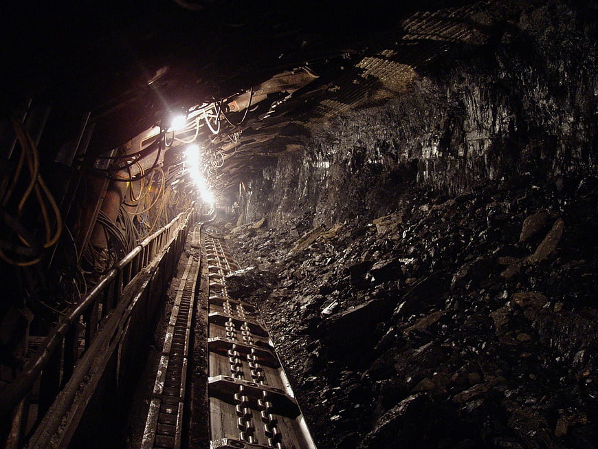 Underground Coal Mine Conveyor Belt and Tracks