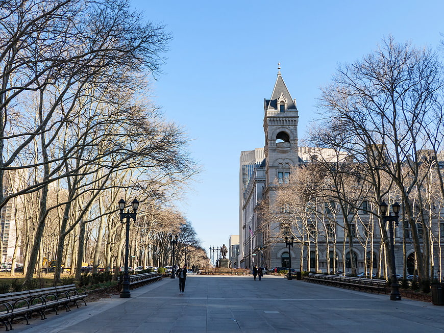 Manhattan Municipal Building and Park Avenue Plaza Winter