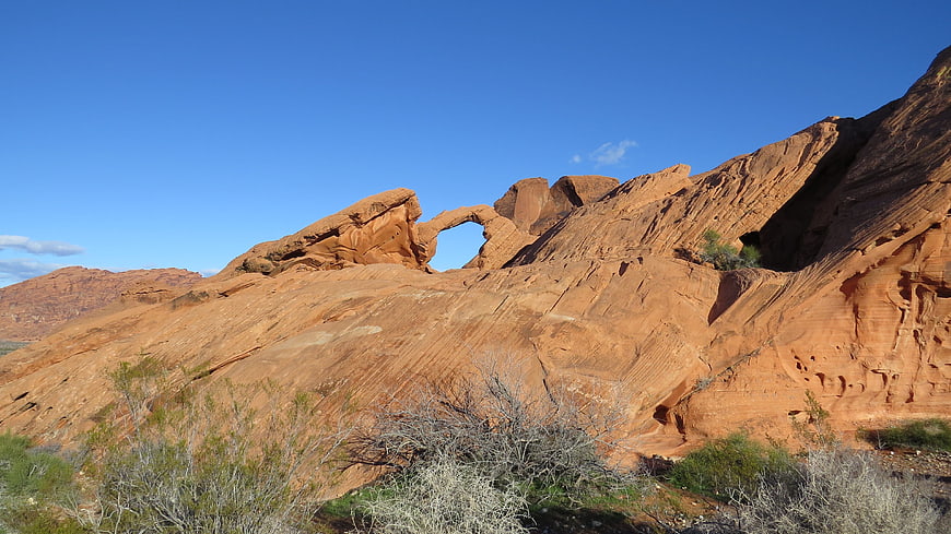 Natural sandstone arch in Valley of Fire State Park, Nevada