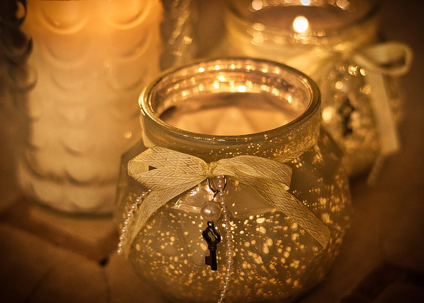 Warm Glowing Candle In Glass Jar With Ribbon And Key Charm