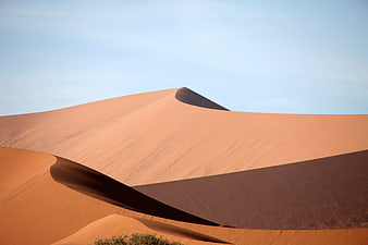 Sweeping Red Sand Dunes in Namib Desert Landscape