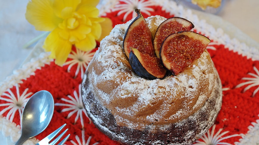 Bundt Cake with Fresh Figs and Daffodil
