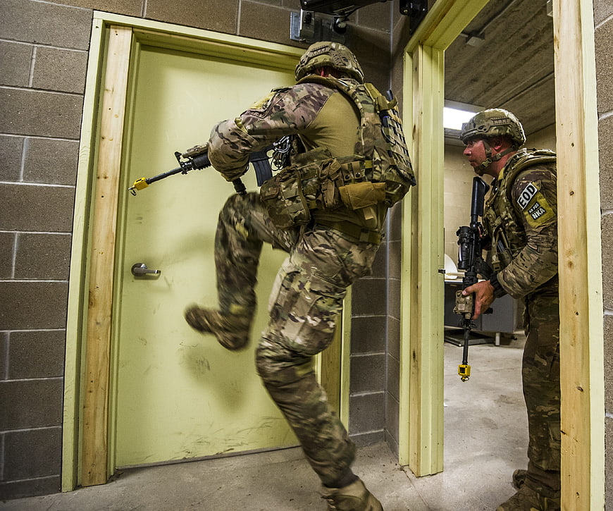 Soldiers conducting tactical room clearing training exercise