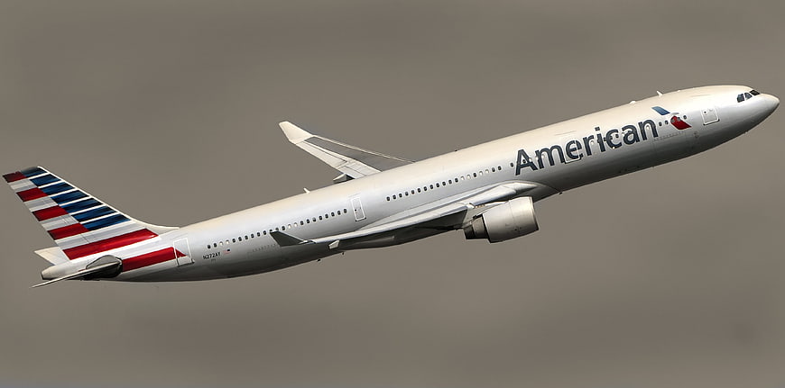 American Airlines Boeing 777 Taking Off in Flight