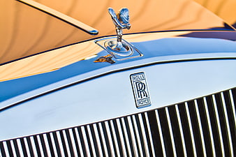 Close-up of Rolls-Royce Spirit of Ecstasy and Grille